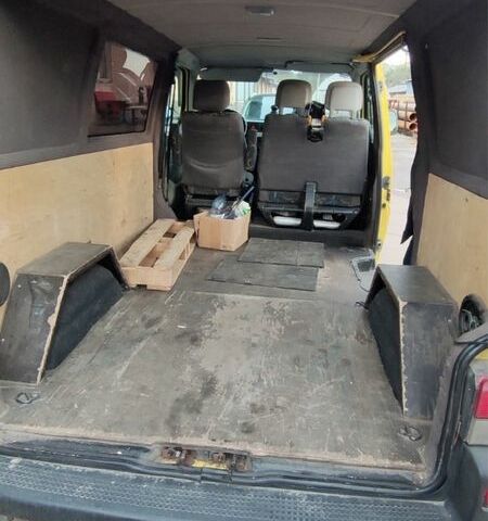 Желтый Фольксваген Transporter, объемом двигателя 2.5 л и пробегом 450 тыс. км за 5000 $, фото 5 на Automoto.ua