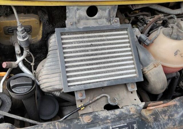 Желтый Фольксваген Transporter, объемом двигателя 2.5 л и пробегом 450 тыс. км за 5000 $, фото 6 на Automoto.ua