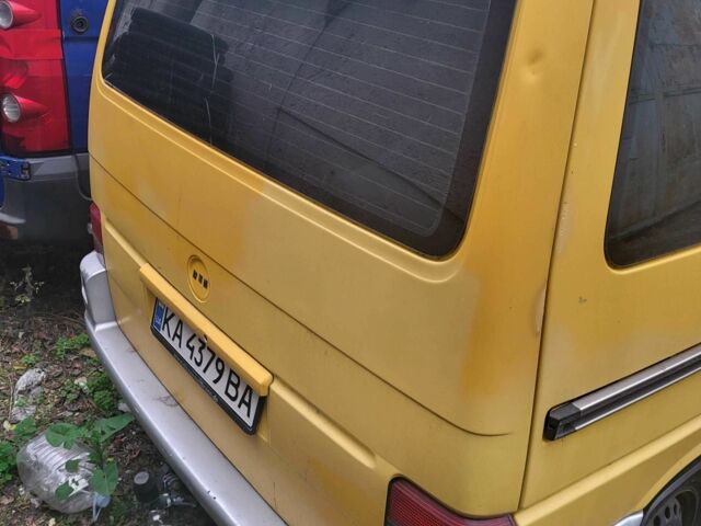 Желтый Фольксваген Transporter, объемом двигателя 2.5 л и пробегом 445 тыс. км за 5500 $, фото 3 на Automoto.ua