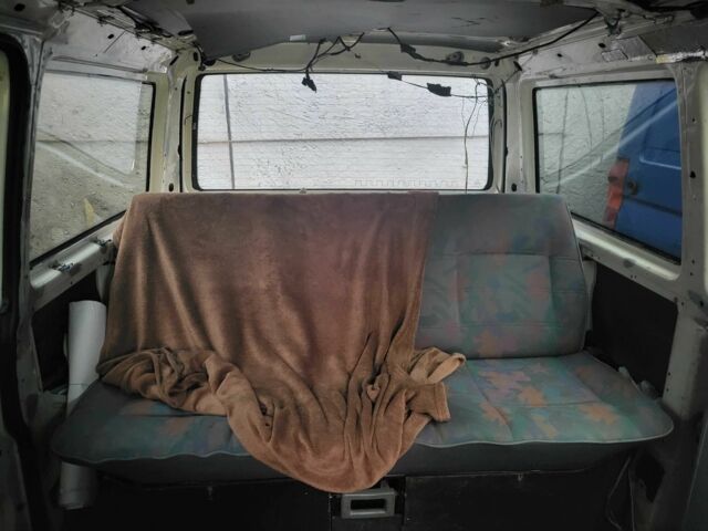 Желтый Фольксваген Transporter, объемом двигателя 2.5 л и пробегом 445 тыс. км за 5500 $, фото 8 на Automoto.ua