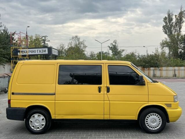 Жовтий Фольксваген Transporter, об'ємом двигуна 2.5 л та пробігом 590 тис. км за 5200 $, фото 2 на Automoto.ua