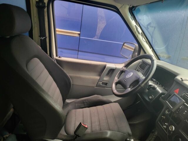 Желтый Фольксваген Transporter, объемом двигателя 2.5 л и пробегом 445 тыс. км за 5500 $, фото 7 на Automoto.ua