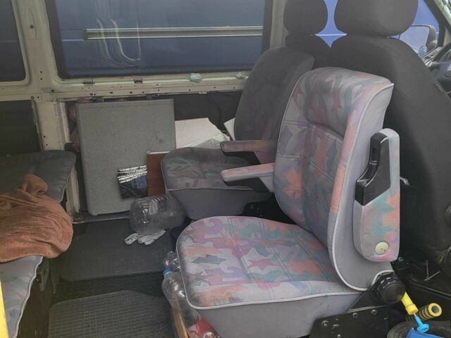 Желтый Фольксваген Transporter, объемом двигателя 2.5 л и пробегом 445 тыс. км за 5500 $, фото 9 на Automoto.ua