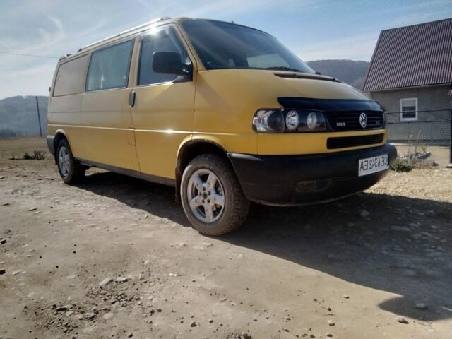 Жовтий Фольксваген Transporter, об'ємом двигуна 2.5 л та пробігом 400 тис. км за 5800 $, фото 1 на Automoto.ua