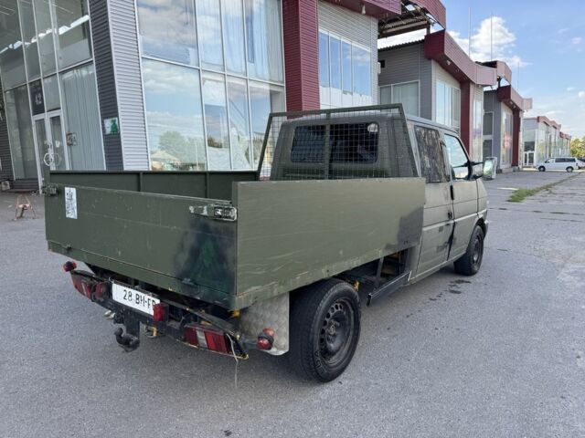 Жовтий Фольксваген Transporter, об'ємом двигуна 2.5 л та пробігом 300 тис. км за 2700 $, фото 3 на Automoto.ua