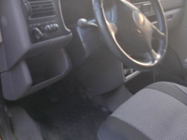 Желтый Фольксваген Transporter, объемом двигателя 2.5 л и пробегом 380 тыс. км за 7000 $, фото 2 на Automoto.ua