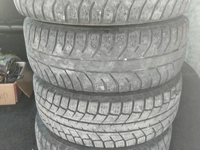 Желтый Фольксваген Transporter, объемом двигателя 2.5 л и пробегом 380 тыс. км за 7000 $, фото 5 на Automoto.ua