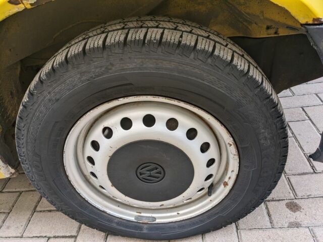 Фольксваген Transporter 2003 в Мукачеве на Automoto.ua Желтый Фольксваген Transporter, объемом двигателя 2.5 л и пробегом 180 тыс. км за 4000 $, фото 4 на Automoto.ua