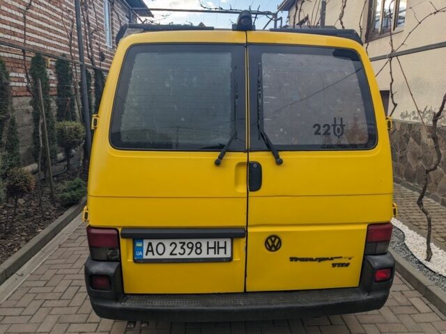Фольксваген Transporter 2003 в Мукачеве на Automoto.ua Желтый Фольксваген Transporter, объемом двигателя 2.5 л и пробегом 180 тыс. км за 4000 $, фото 2 на Automoto.ua