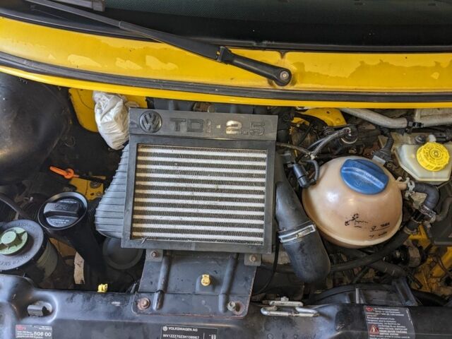 Фольксваген Transporter 2003 в Мукачеве на Automoto.ua Желтый Фольксваген Transporter, объемом двигателя 2.5 л и пробегом 180 тыс. км за 4000 $, фото 5 на Automoto.ua