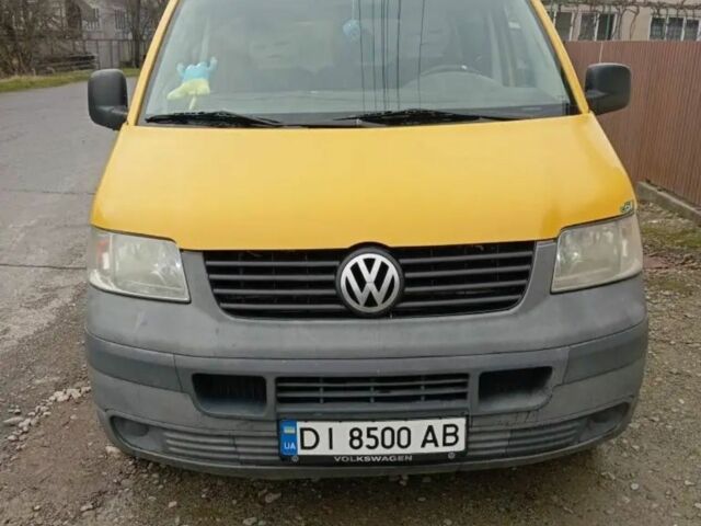 Желтый Фольксваген Transporter, объемом двигателя 1.9 л и пробегом 480 тыс. км за 5500 $, фото 1 на Automoto.ua
