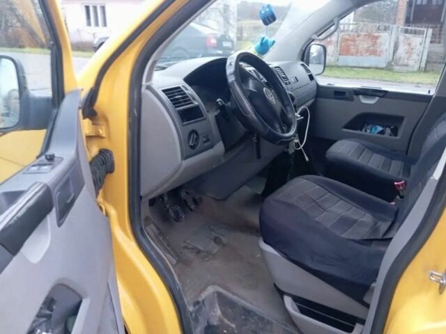 Желтый Фольксваген Transporter, объемом двигателя 1.9 л и пробегом 480 тыс. км за 5500 $, фото 4 на Automoto.ua