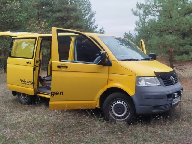 Жовтий Фольксваген Transporter, об'ємом двигуна 1.9 л та пробігом 220 тис. км за 6700 $, фото 1 на Automoto.ua
