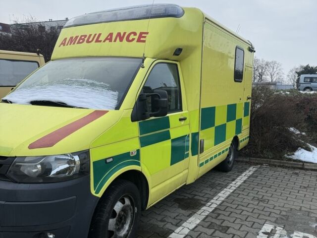 Желтый Фольксваген Transporter, объемом двигателя 0 л и пробегом 482 тыс. км за 7698 $, фото 1 на Automoto.ua