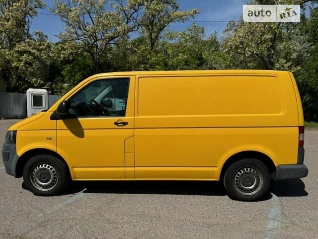 Желтый Фольксваген Transporter, объемом двигателя 1.98 л и пробегом 318 тыс. км за 8999 $, фото 8 на Automoto.ua