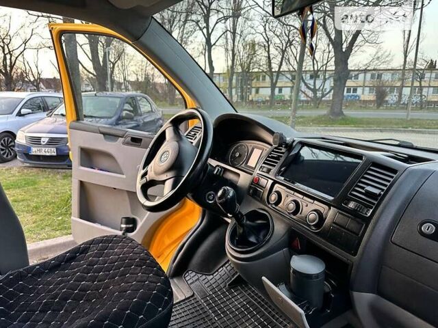 Желтый Фольксваген Transporter, объемом двигателя 1.98 л и пробегом 318 тыс. км за 8999 $, фото 6 на Automoto.ua
