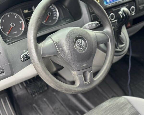 Желтый Фольксваген Transporter, объемом двигателя 1.97 л и пробегом 290 тыс. км за 15300 $, фото 5 на Automoto.ua