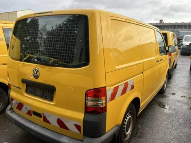 Жовтий Фольксваген Transporter, об'ємом двигуна 2 л та пробігом 278 тис. км за 5795 $, фото 3 на Automoto.ua