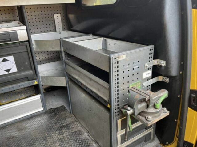 Жовтий Фольксваген Transporter, об'ємом двигуна 2 л та пробігом 278 тис. км за 5795 $, фото 6 на Automoto.ua