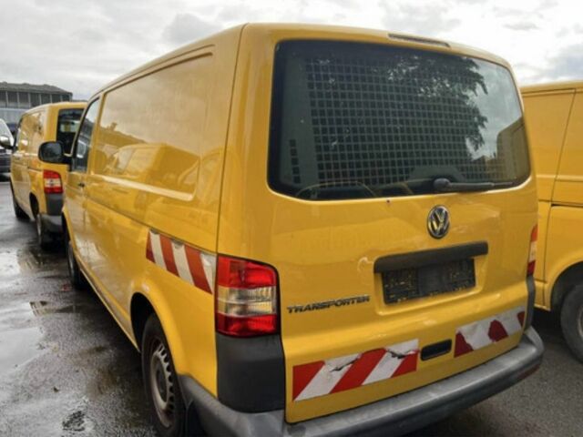 Жовтий Фольксваген Transporter, об'ємом двигуна 2 л та пробігом 278 тис. км за 5795 $, фото 4 на Automoto.ua
