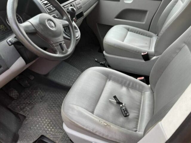 Жовтий Фольксваген Transporter, об'ємом двигуна 2 л та пробігом 278 тис. км за 5795 $, фото 7 на Automoto.ua