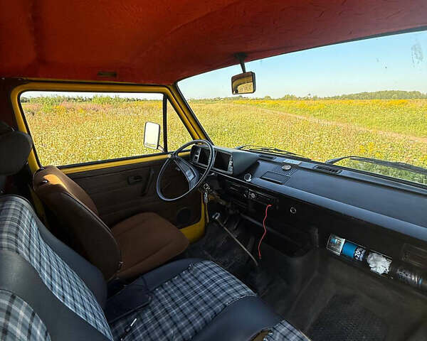 Жовтий Фольксваген Transporter, об'ємом двигуна 1.9 л та пробігом 499 тис. км за 1950 $, фото 10 на Automoto.ua