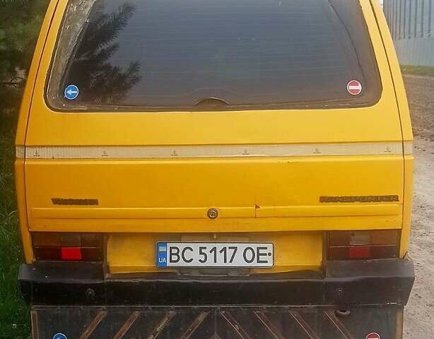 Жовтий Фольксваген Transporter, об'ємом двигуна 1.6 л та пробігом 200 тис. км за 2200 $, фото 9 на Automoto.ua