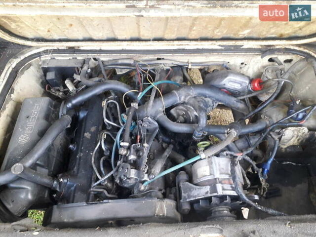 Желтый Фольксваген Transporter, объемом двигателя 1.9 л и пробегом 300 тыс. км за 2100 $, фото 8 на Automoto.ua