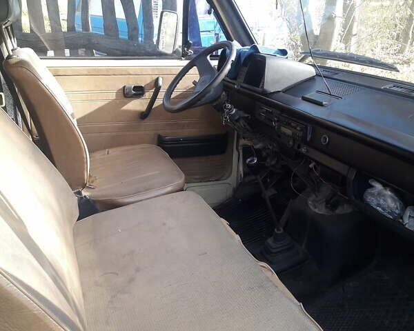 Желтый Фольксваген Transporter, объемом двигателя 1.9 л и пробегом 300 тыс. км за 2100 $, фото 6 на Automoto.ua