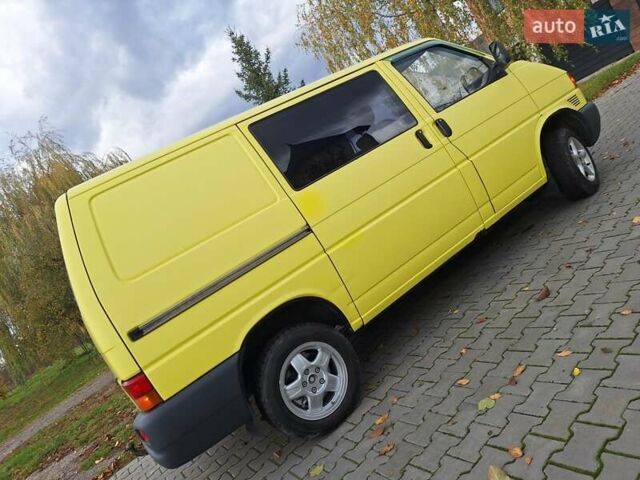 Жовтий Фольксваген Transporter, об'ємом двигуна 1.9 л та пробігом 297 тис. км за 4300 $, фото 12 на Automoto.ua