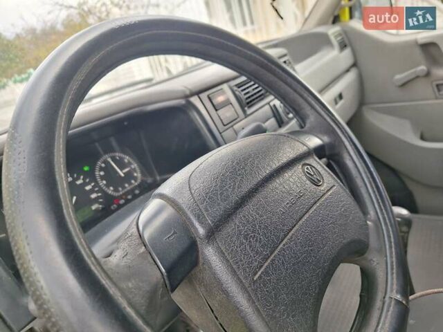 Жовтий Фольксваген Transporter, об'ємом двигуна 1.9 л та пробігом 297 тис. км за 4300 $, фото 32 на Automoto.ua