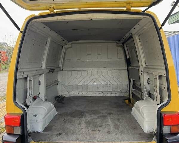 Жовтий Фольксваген Transporter, об'ємом двигуна 1.9 л та пробігом 320 тис. км за 8600 $, фото 4 на Automoto.ua