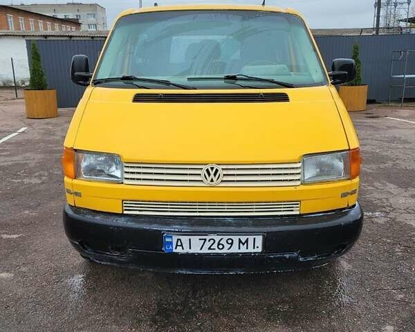 Желтый Фольксваген Transporter, объемом двигателя 2.5 л и пробегом 340 тыс. км за 3200 $, фото 6 на Automoto.ua