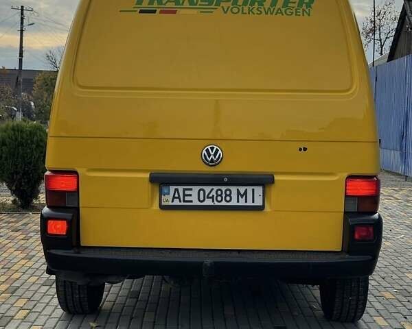 Жовтий Фольксваген Transporter, об'ємом двигуна 1.9 л та пробігом 320 тис. км за 8600 $, фото 1 на Automoto.ua