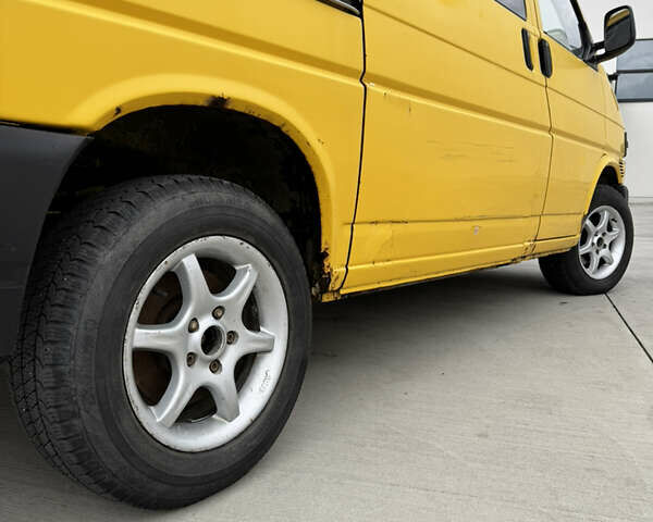 Жовтий Фольксваген Transporter, об'ємом двигуна 1.9 л та пробігом 397 тис. км за 3850 $, фото 8 на Automoto.ua