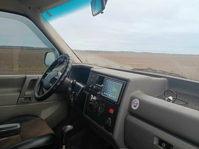 Жовтий Фольксваген Transporter, об'ємом двигуна 2.4 л та пробігом 350 тис. км за 7000 $, фото 4 на Automoto.ua