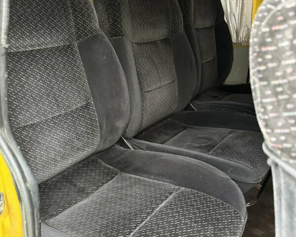 Жовтий Фольксваген Transporter, об'ємом двигуна 1.9 л та пробігом 397 тис. км за 3850 $, фото 15 на Automoto.ua