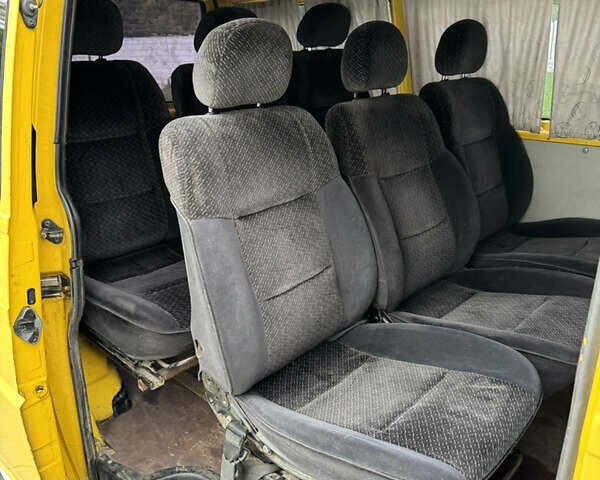 Жовтий Фольксваген Transporter, об'ємом двигуна 1.9 л та пробігом 397 тис. км за 3850 $, фото 13 на Automoto.ua