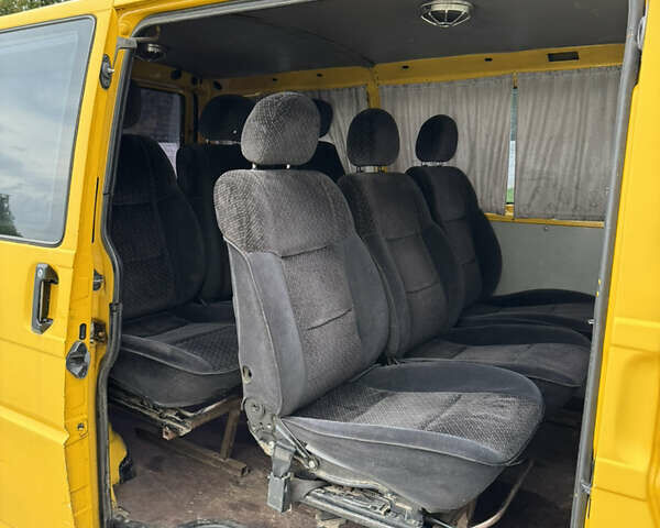 Жовтий Фольксваген Transporter, об'ємом двигуна 1.9 л та пробігом 397 тис. км за 3850 $, фото 12 на Automoto.ua