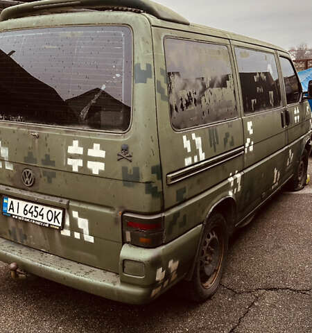 Желтый Фольксваген Transporter, объемом двигателя 2.4 л и пробегом 300 тыс. км за 3650 $, фото 3 на Automoto.ua