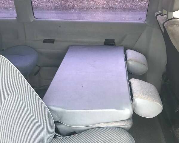 Желтый Фольксваген Transporter, объемом двигателя 1.9 л и пробегом 347 тыс. км за 5500 $, фото 6 на Automoto.ua