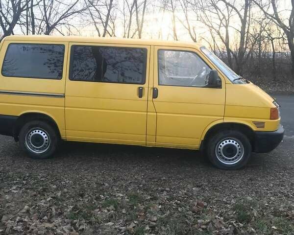 Желтый Фольксваген Transporter, объемом двигателя 1.9 л и пробегом 347 тыс. км за 5500 $, фото 2 на Automoto.ua