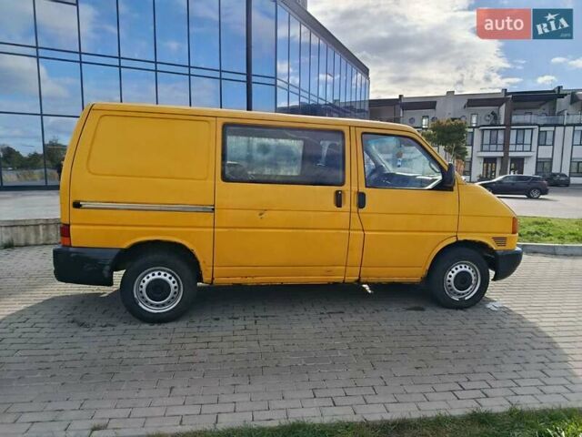 Желтый Фольксваген Transporter, объемом двигателя 2.46 л и пробегом 300 тыс. км за 3950 $, фото 2 на Automoto.ua