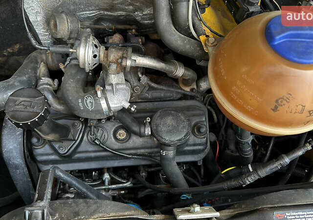 Жовтий Фольксваген Transporter, об'ємом двигуна 1.9 л та пробігом 409 тис. км за 5000 $, фото 9 на Automoto.ua