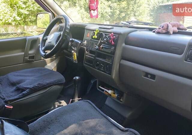 Желтый Фольксваген Transporter, объемом двигателя 0 л и пробегом 312 тыс. км за 5600 $, фото 1 на Automoto.ua