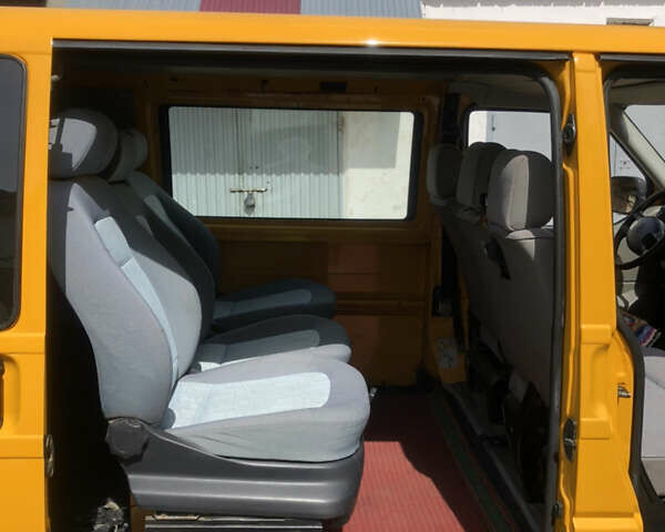 Жовтий Фольксваген Transporter, об'ємом двигуна 2.5 л та пробігом 303 тис. км за 5700 $, фото 16 на Automoto.ua