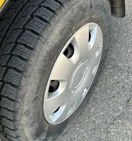 Жовтий Фольксваген Transporter, об'ємом двигуна 1.9 л та пробігом 409 тис. км за 5000 $, фото 10 на Automoto.ua