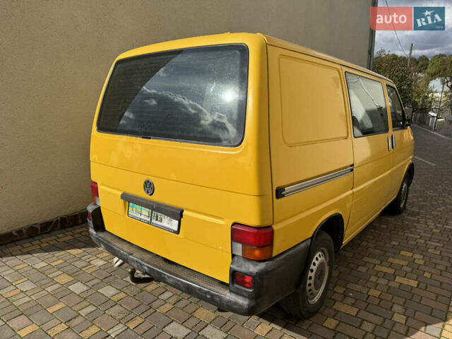 Желтый Фольксваген Transporter, объемом двигателя 1.9 л и пробегом 297 тыс. км за 4500 $, фото 3 на Automoto.ua