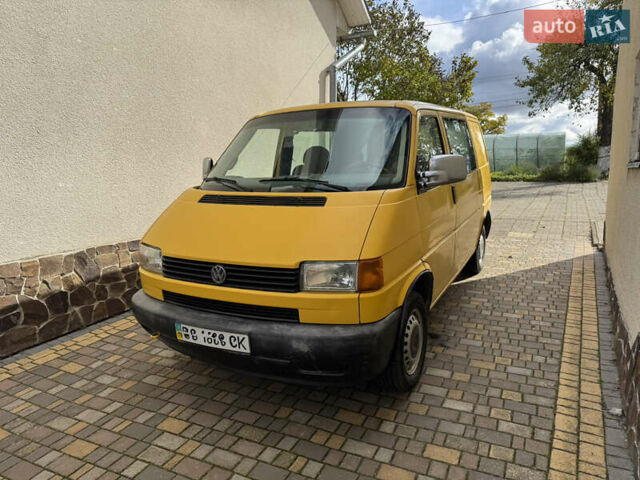 Желтый Фольксваген Transporter, объемом двигателя 1.9 л и пробегом 297 тыс. км за 4500 $, фото 1 на Automoto.ua