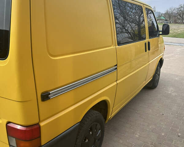 Желтый Фольксваген Transporter, объемом двигателя 1.9 л и пробегом 320 тыс. км за 5300 $, фото 9 на Automoto.ua